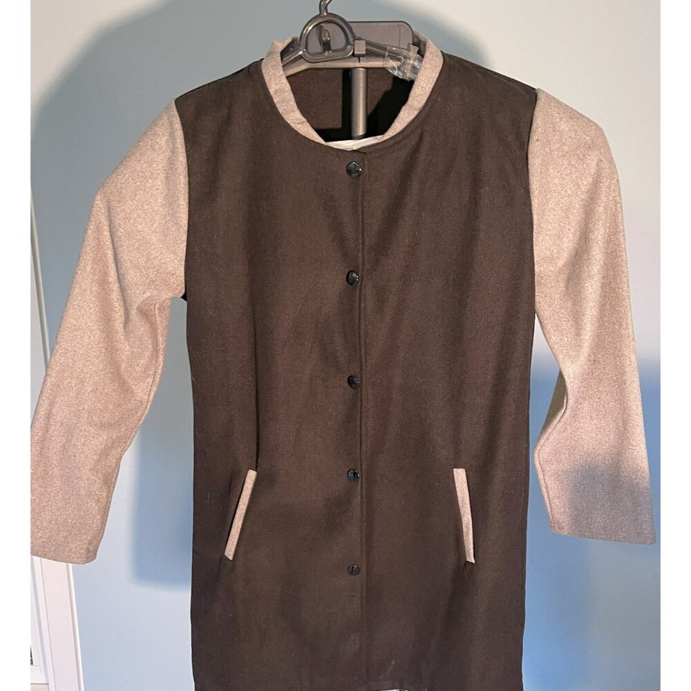 Mandarin or Nehru-style Coat Slim Fit Size L Black with Gray Sleeves M302